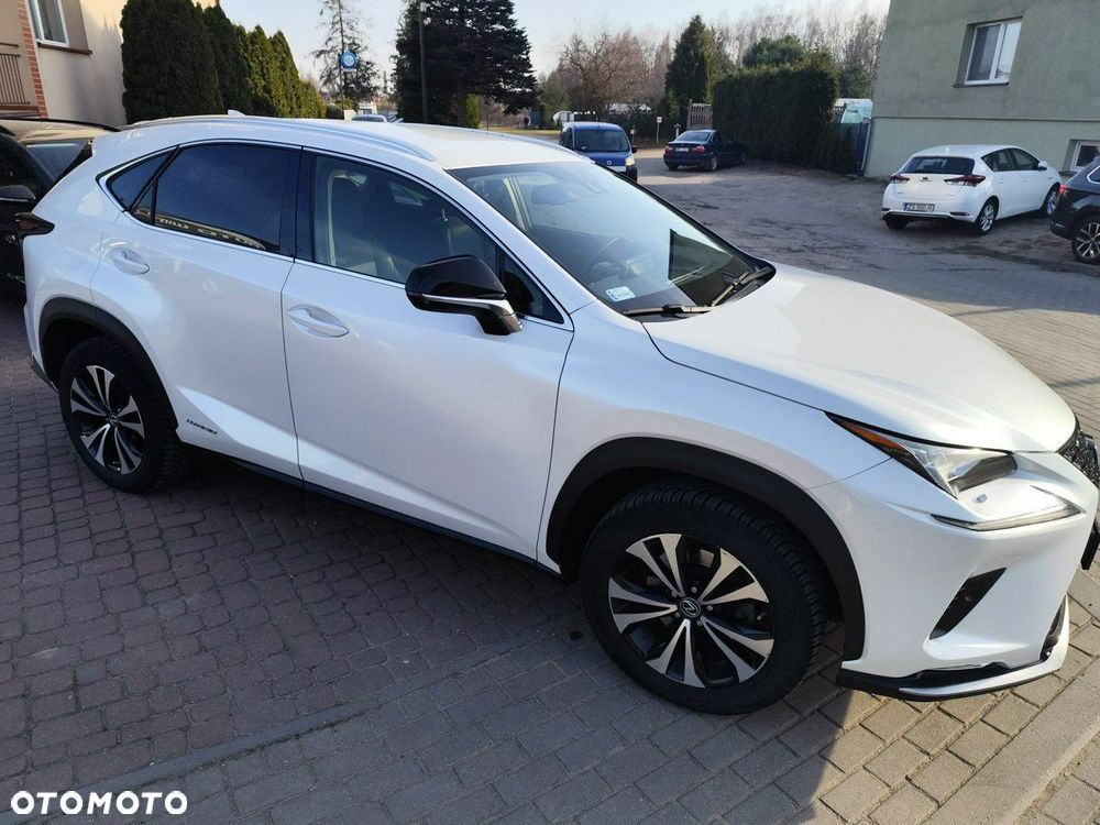 Lexus NX 300h F Impression AWD - 3