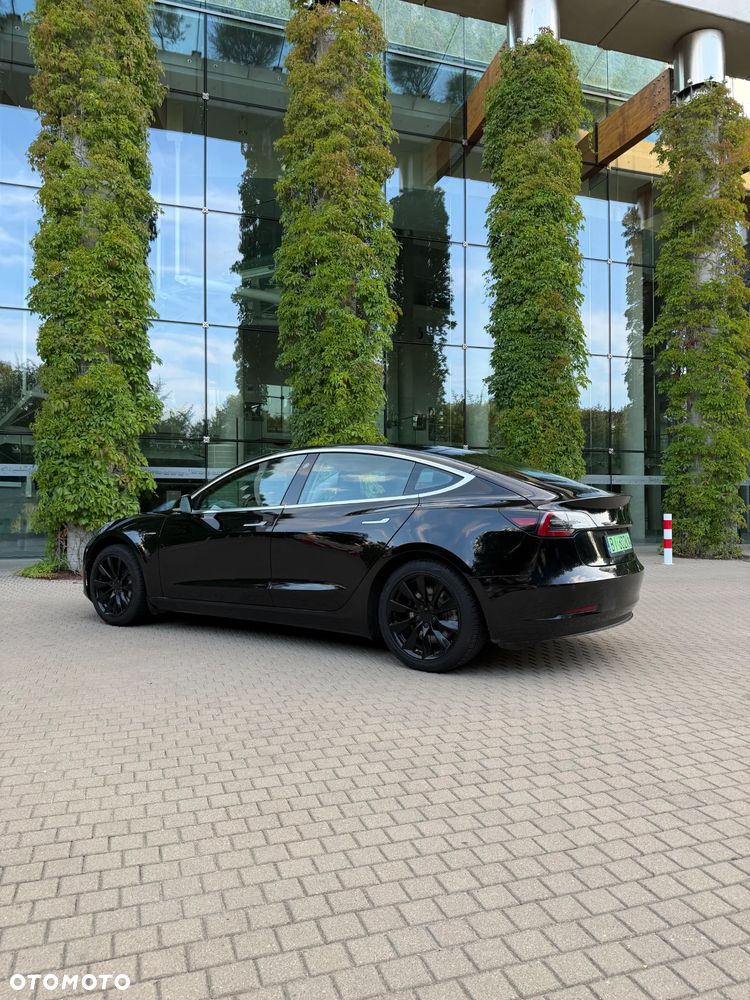 Tesla Model 3 - 9