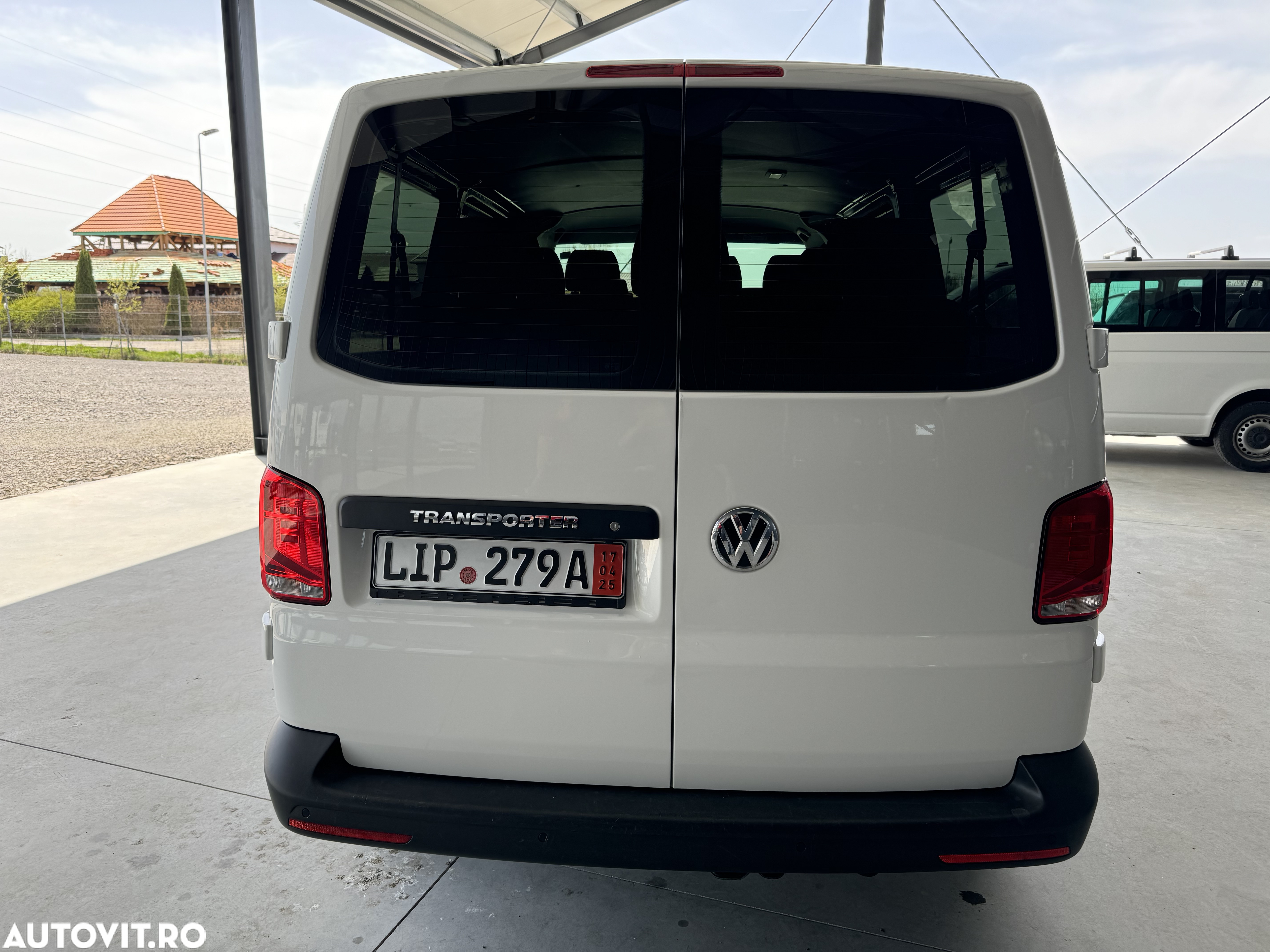 Volkswagen Transporter - 9