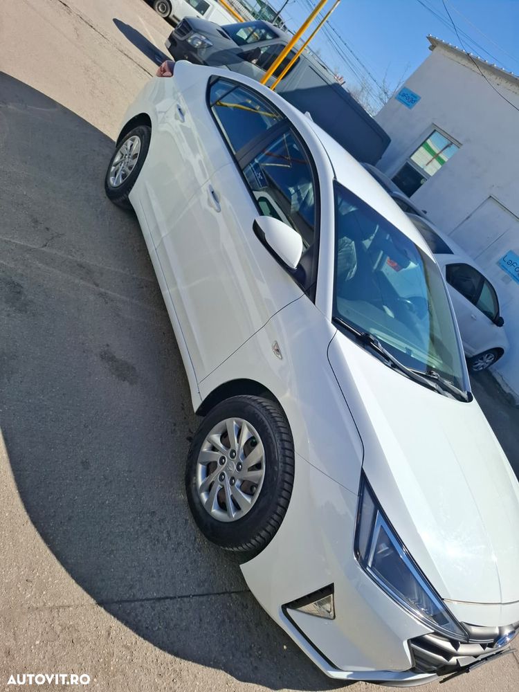 Hyundai Elantra 1.6 MPi Exclusive - 6