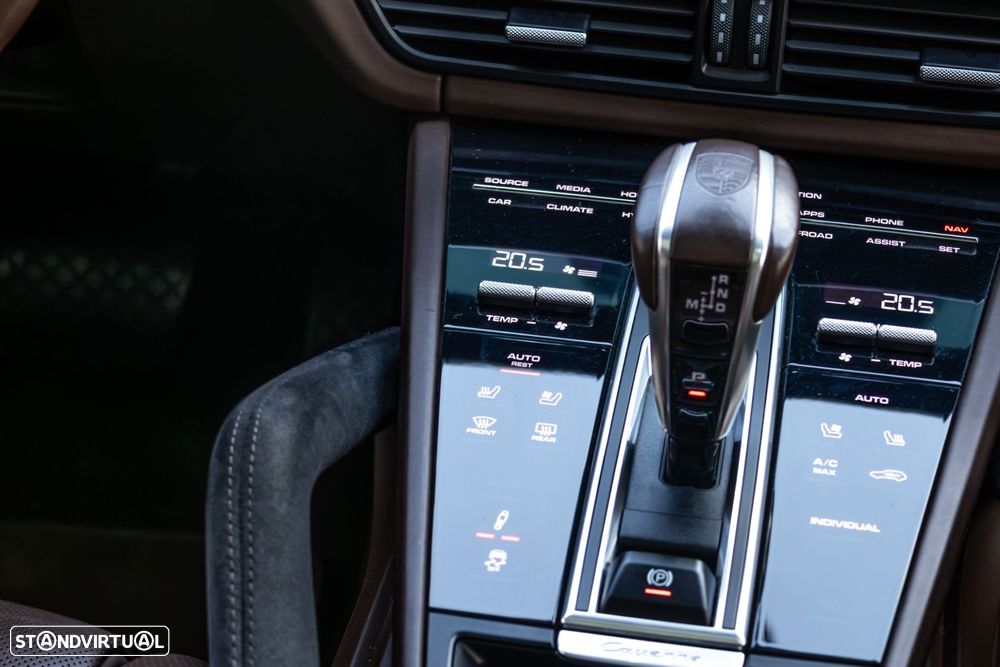 Porsche Cayenne Coupé E-Hybrid - 28