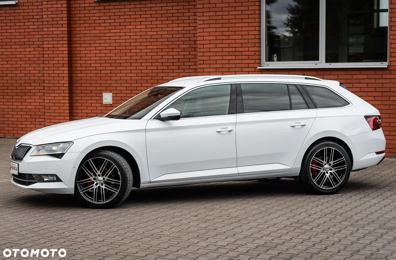 Skoda Superb 2.0 TSI Sportline DSG - 18
