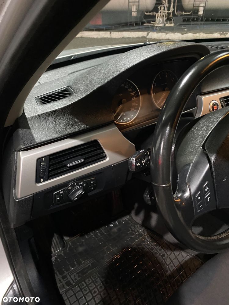 BMW Seria 3 318i - 11