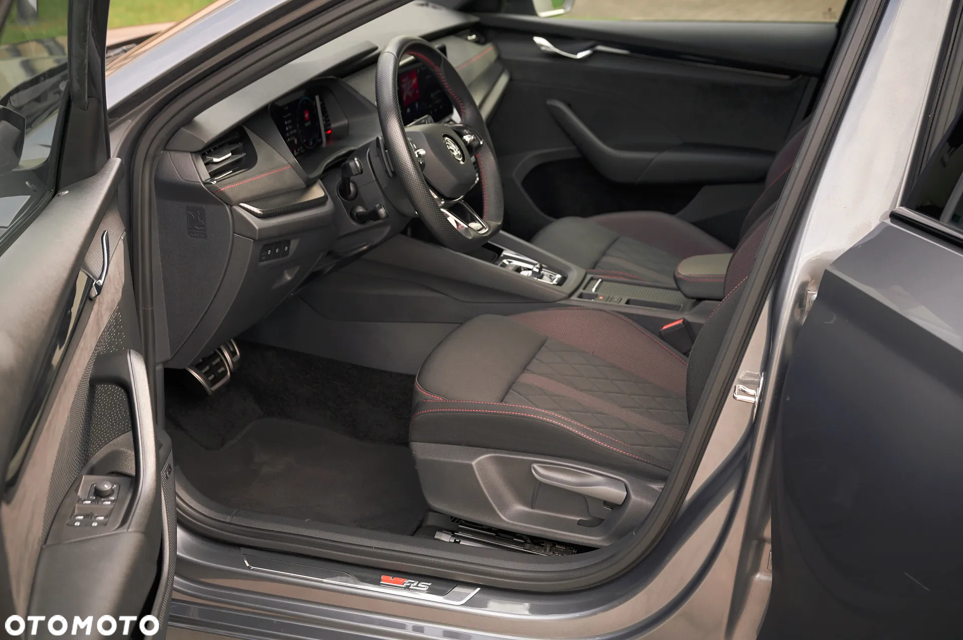 Skoda Octavia Combi 2.0 TDI DSG RS - 22
