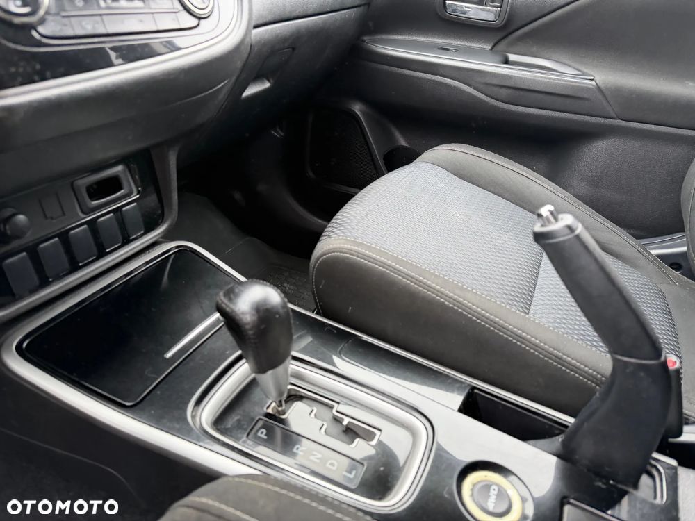 Mitsubishi Outlander 2.0 4WD CVT Diamant Edition+ - 17