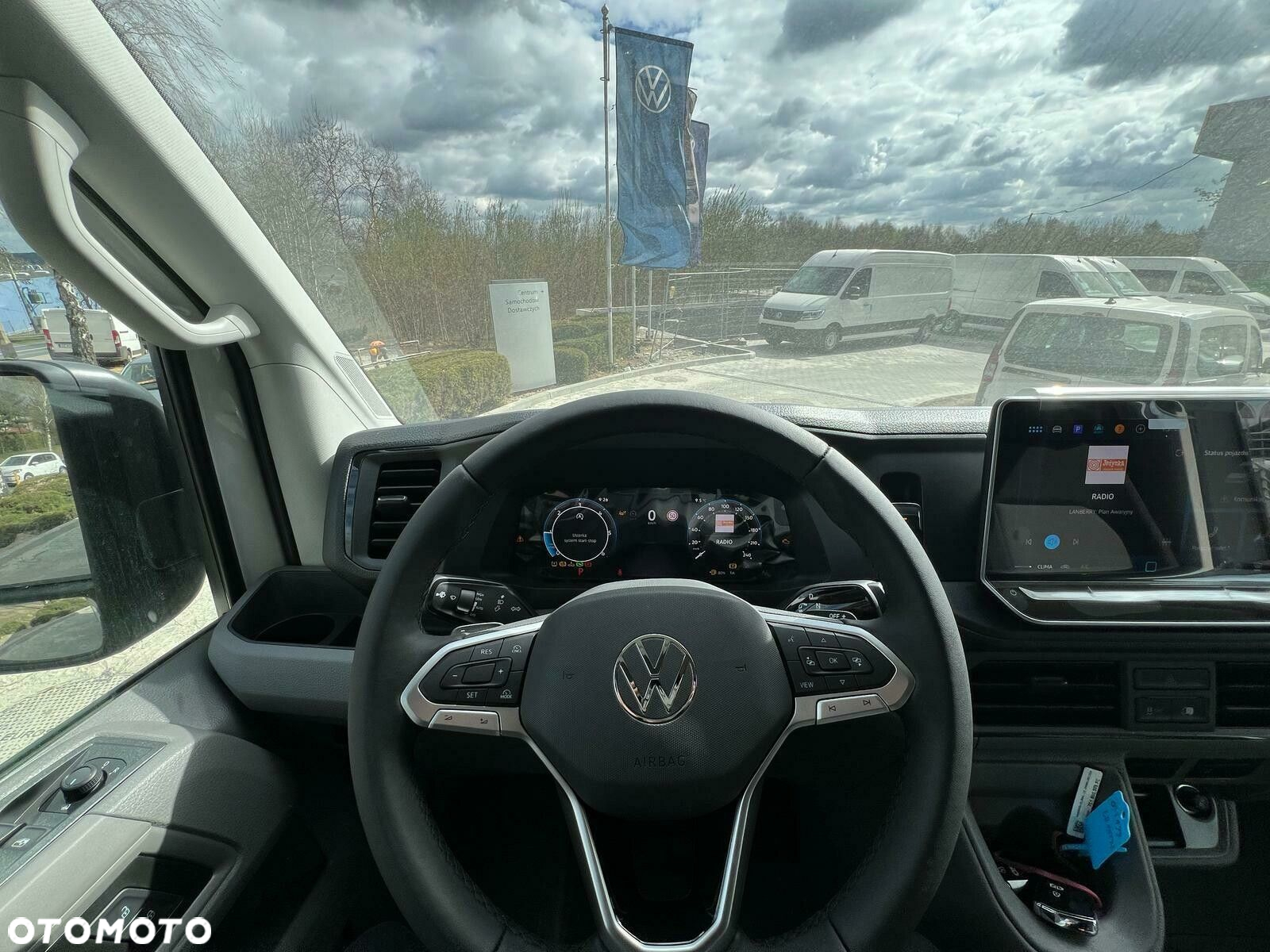 Volkswagen Crafter Crafter 35 Furgon, silnik: 2,0 l  130 kW, skrzynia biegów: napęd 4MOTION, automatyczna 8-biegowa rozstaw osi: 3640 mm - 9