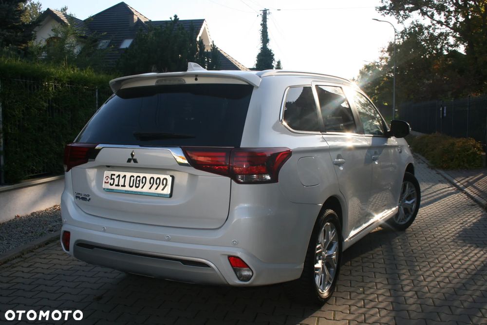 Mitsubishi Outlander - 7