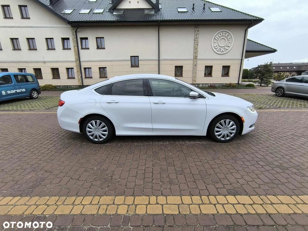 Chrysler 200 - 6