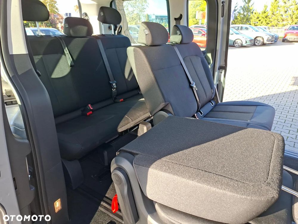 Hyundai Staria 1.6 T-GDI HEV Smart Business - 16
