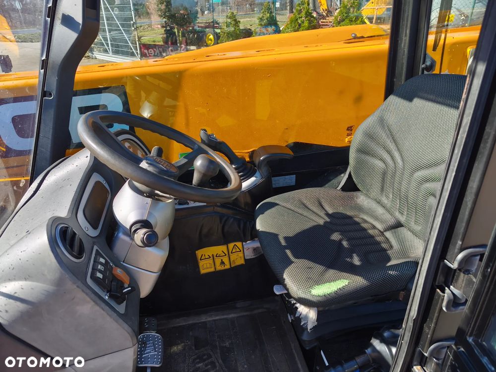 JCB 527-58 agri - 11