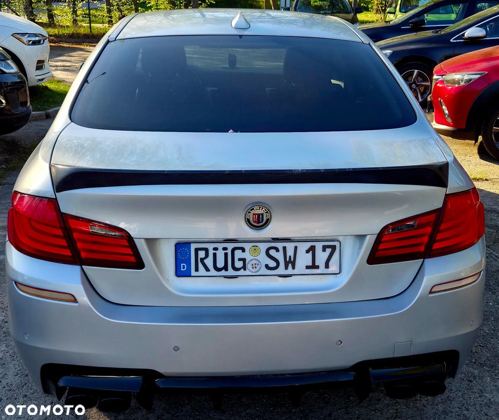 BMW Seria 5 550i Sport-Aut - 9