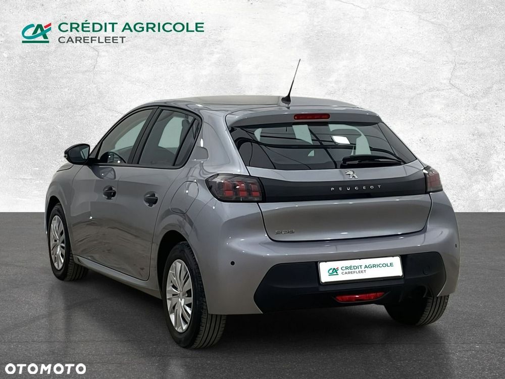 Peugeot 208 - 8
