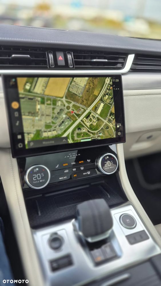 Jaguar F-Pace 2.0 P400e PHEV AWD R-Dynamic SE - 15