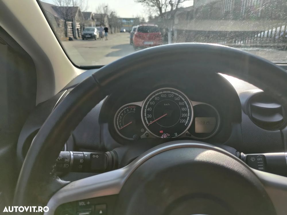 Mazda 2 1.3i TE - 11