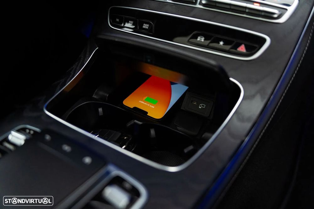 Mercedes-Benz E 300 de AMG Line - 19