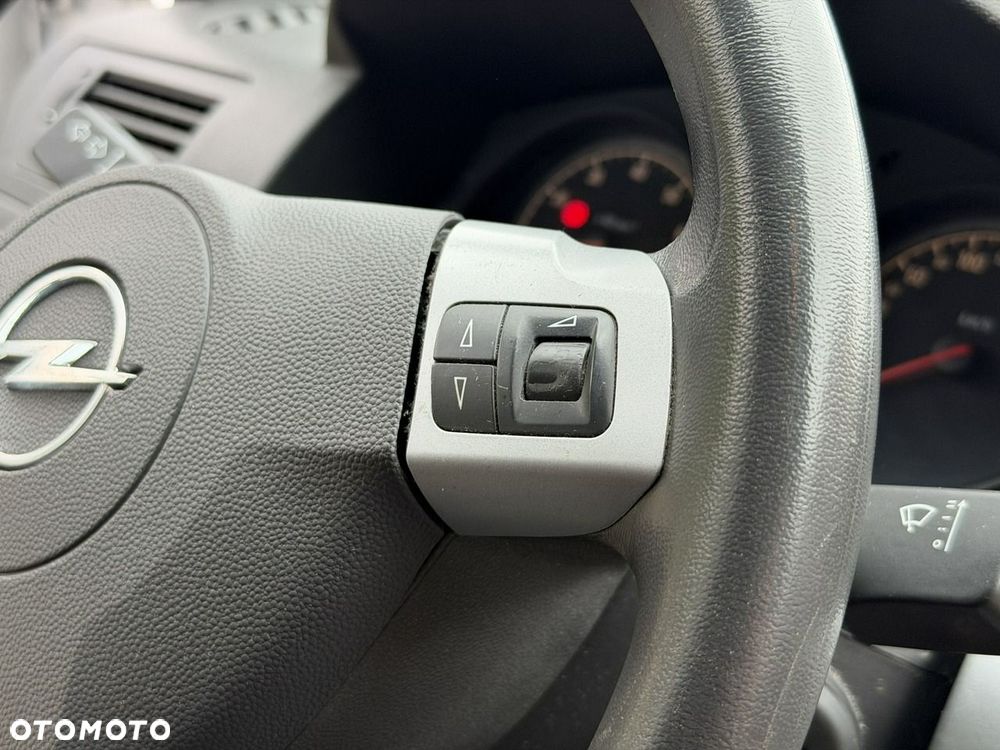 Opel Astra - 25