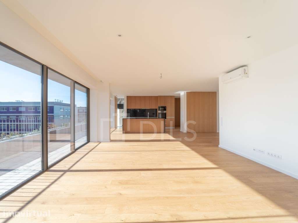 Apartamento T4 no último piso, junto à praia, em Matosinhos Sul - Grande imagem: 2/50