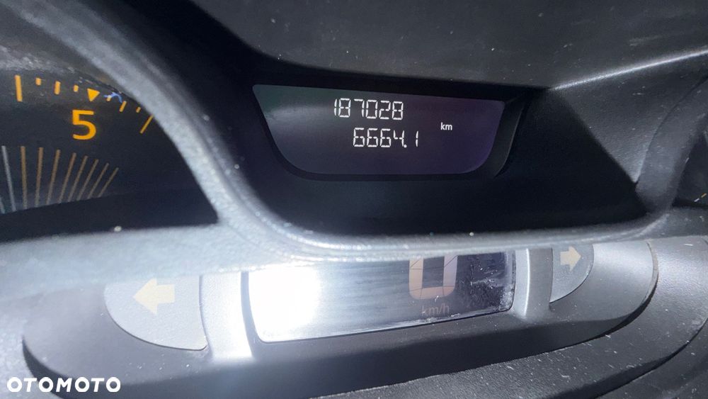 Renault Trafic - 15