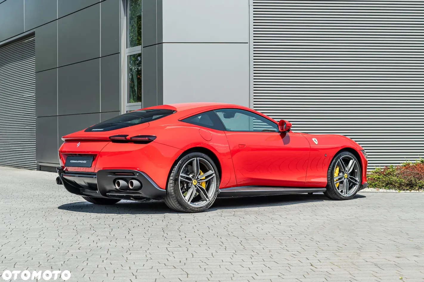 Ferrari Roma - 12