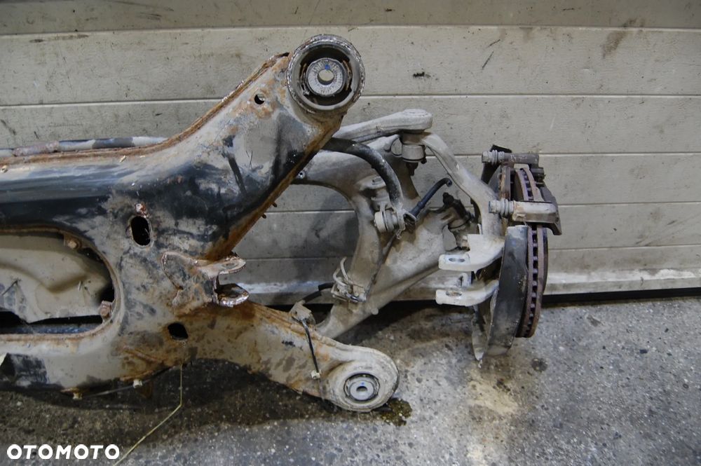 BELKA ZAWIESZENIA TYŁ TYLNA KOŁYSKA SANKI VW PHAETON 3.2 FSI - 3