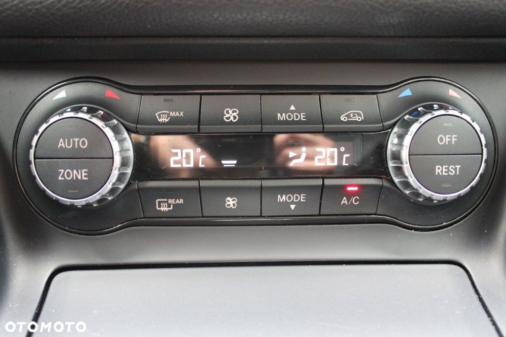 Mercedes-Benz GLA - 31