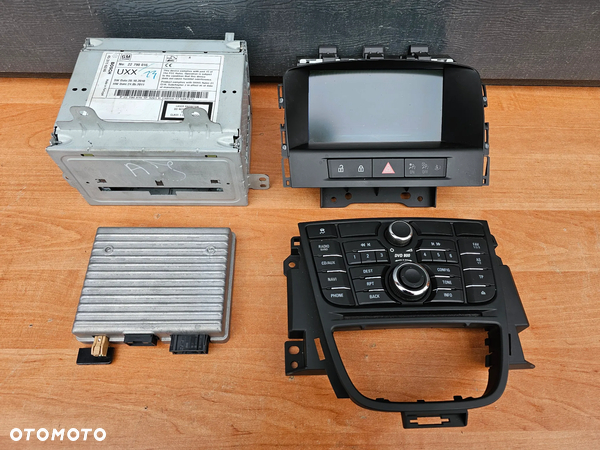 RADIO NAWIGACJA KOLOROWA OPEL ASTRA J DVD 800 KOMPLET 95326942
