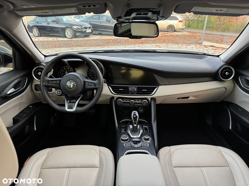 Alfa Romeo Giulia 2.0 Turbo 16V AT8 Veloce - 9