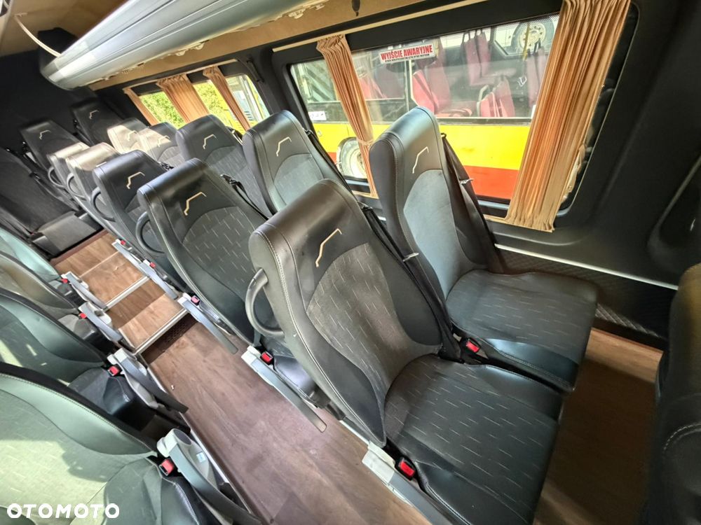 Mercedes-Benz Sprinter 519 - 13