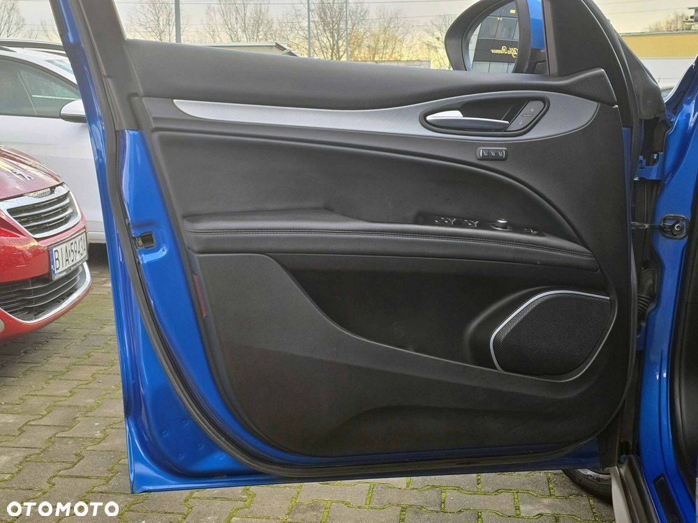 Alfa Romeo Stelvio - 14