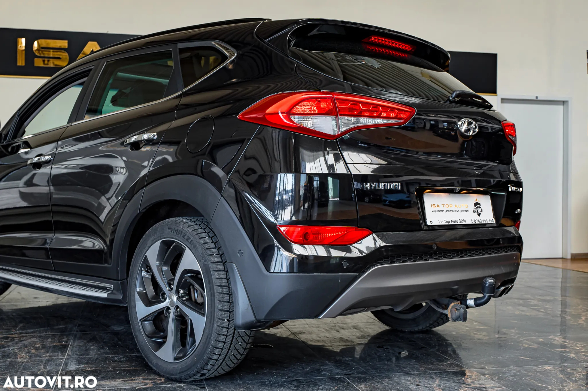 Hyundai Tucson 2.0 CRDI 4WD 8AT Premium - 24