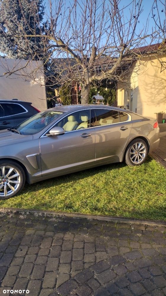Jaguar XF 2.2 D R-Sport - 3