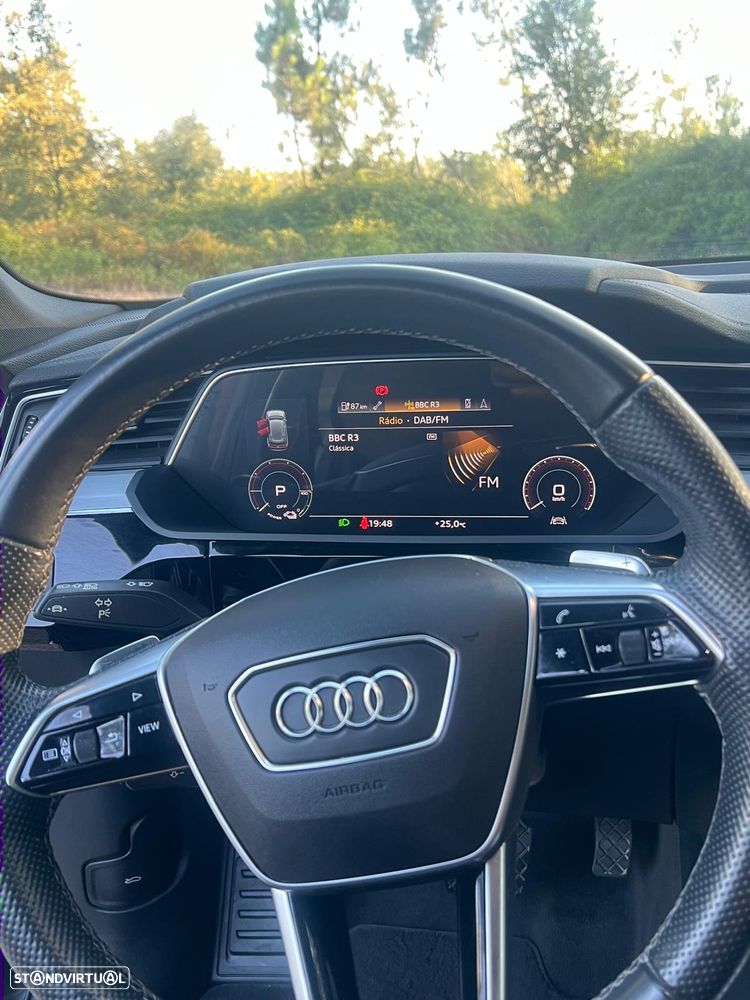 Audi e-tron 55 quattro S line - 11
