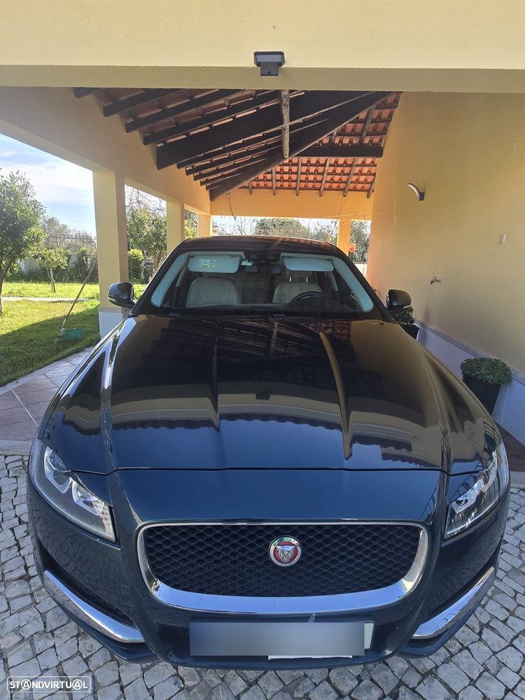 Jaguar XF 2.0 D Prestige - 1