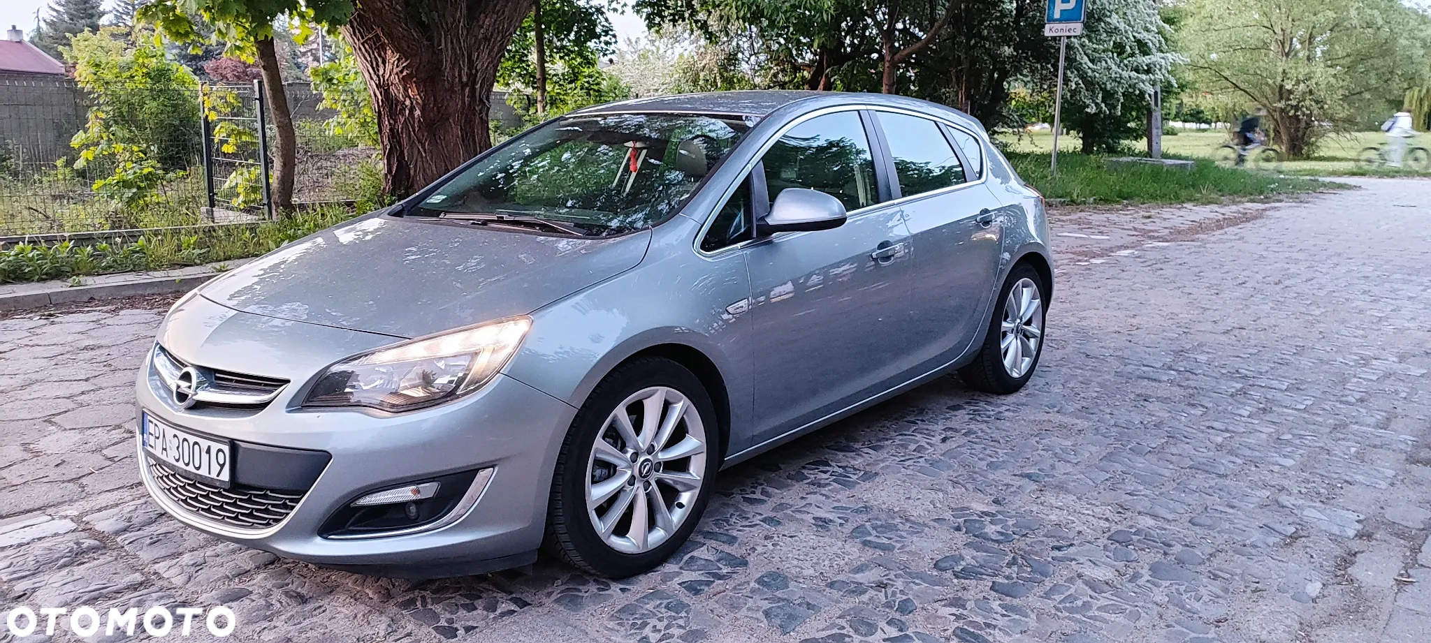 Opel Astra IV 1.6 T SIDI Cosmo S&S - 7
