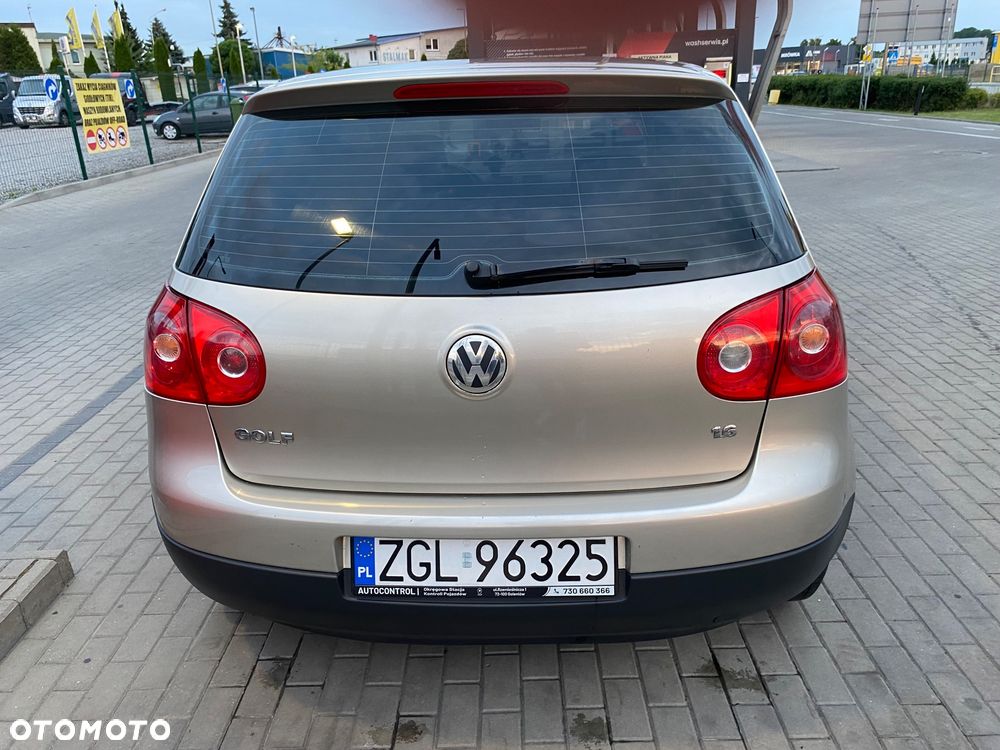 Volkswagen Golf - 5