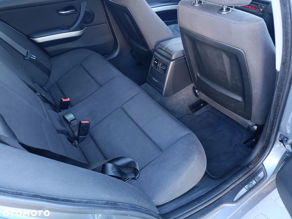 BMW Seria 3 318i Edition Exclusive - 25