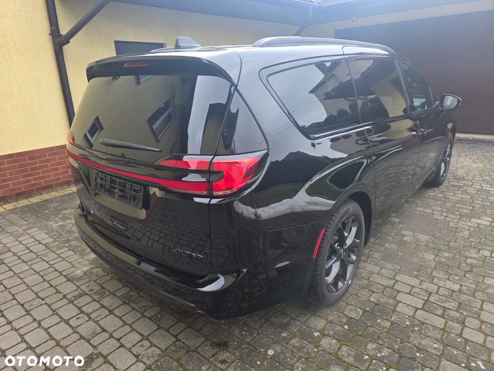 Chrysler Pacifica - 5