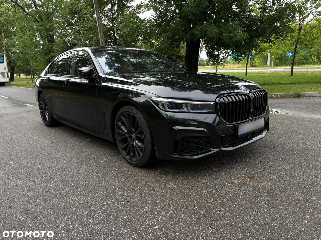 BMW Seria 7 750i xDrive - 2