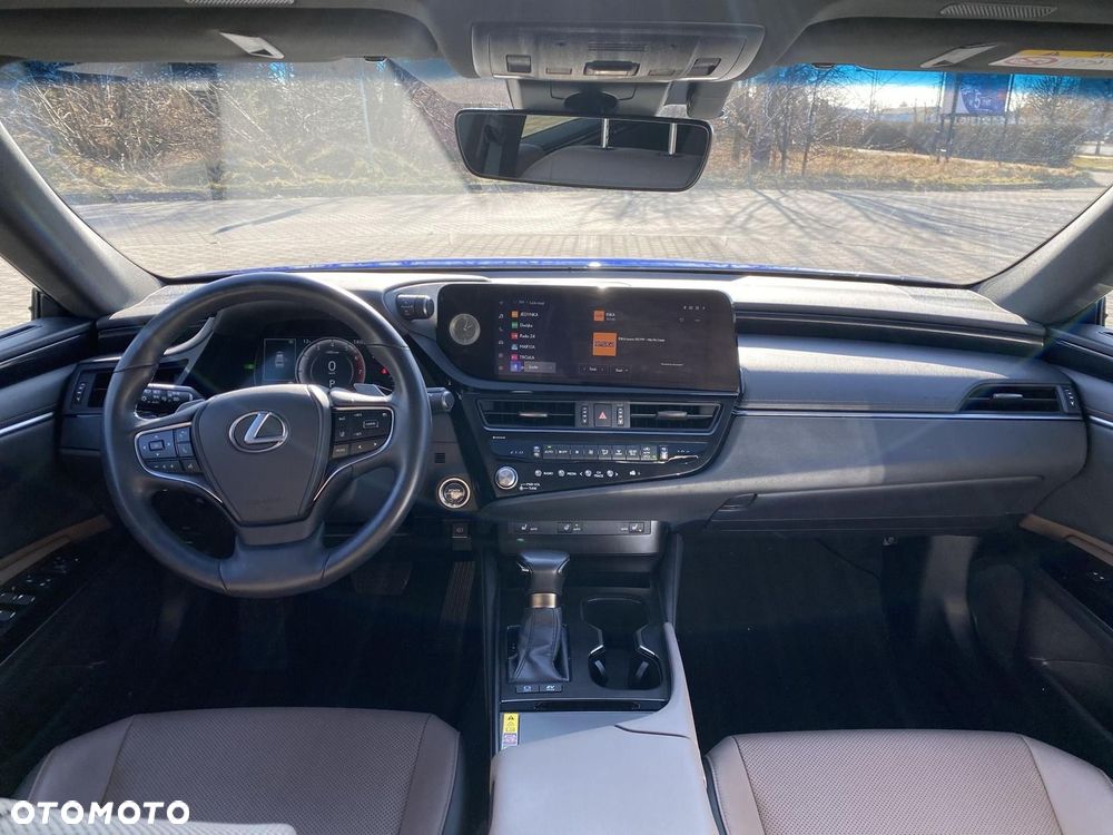 Lexus ES 300h F Sport Design - 4