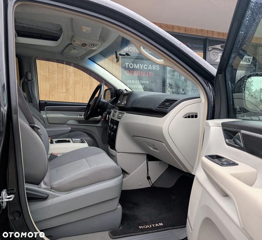 Volkswagen Routan - 9