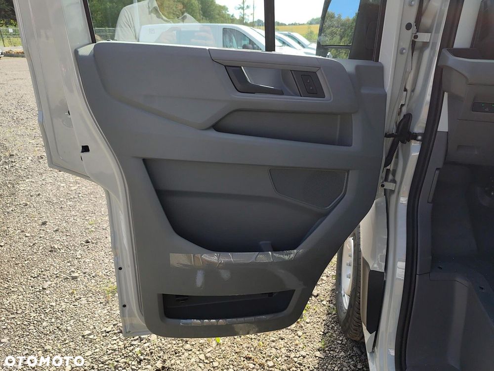 Volkswagen Crafter 35 Furgon z wysokim dachem silnik: 2,0 l EU6 SCR 177 KM, przedni 8-bieg.automatyczna, r.o : 4490 mm - 9