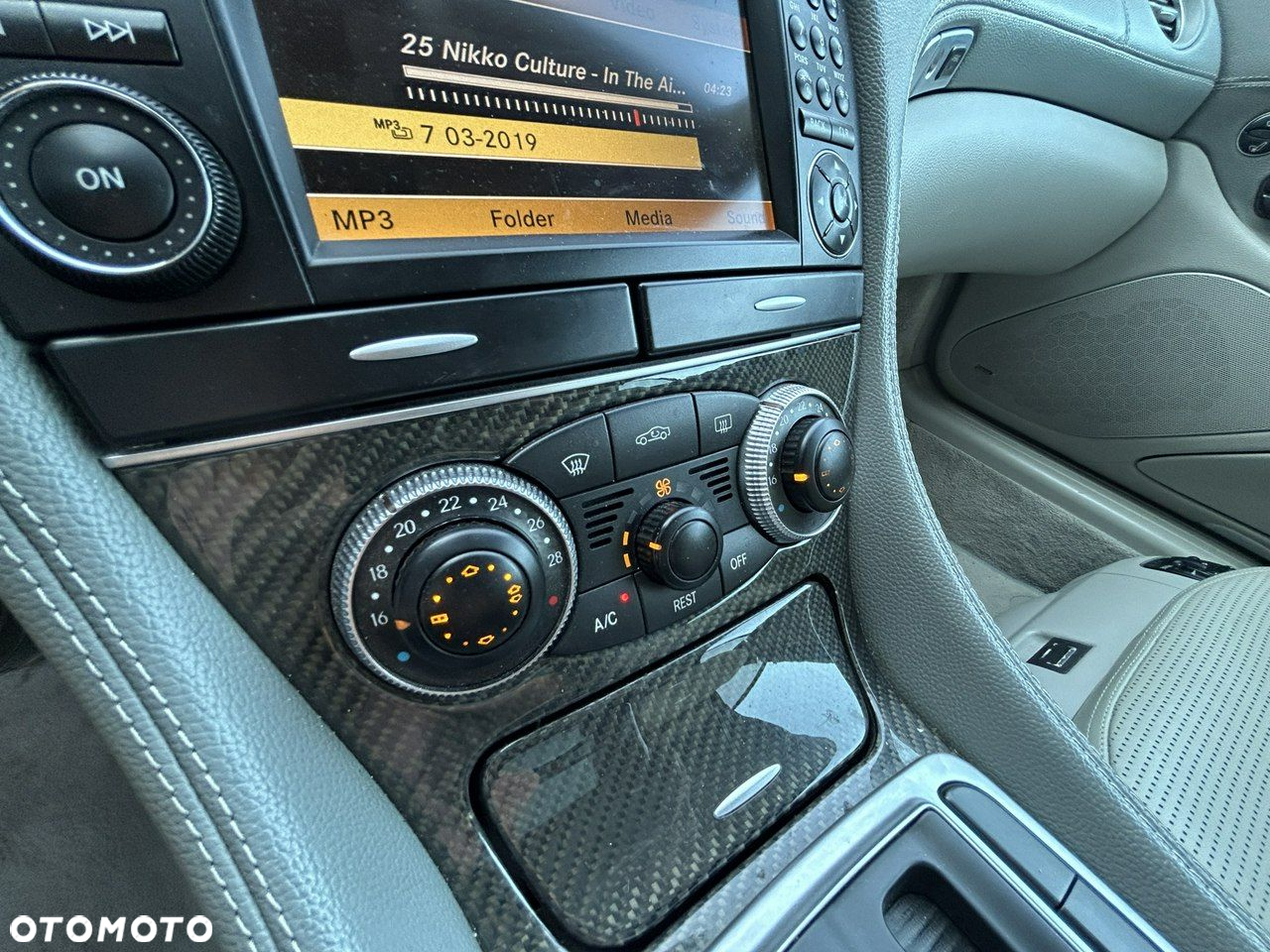 Mercedes-Benz SL - 17