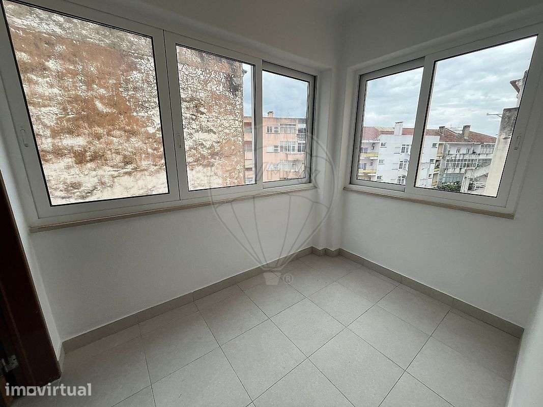 Apartamento T3 para arrendamento - Grande imagem: 2/11