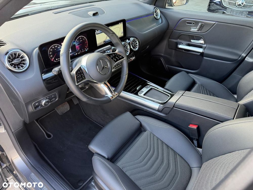 Mercedes-Benz GLA - 12
