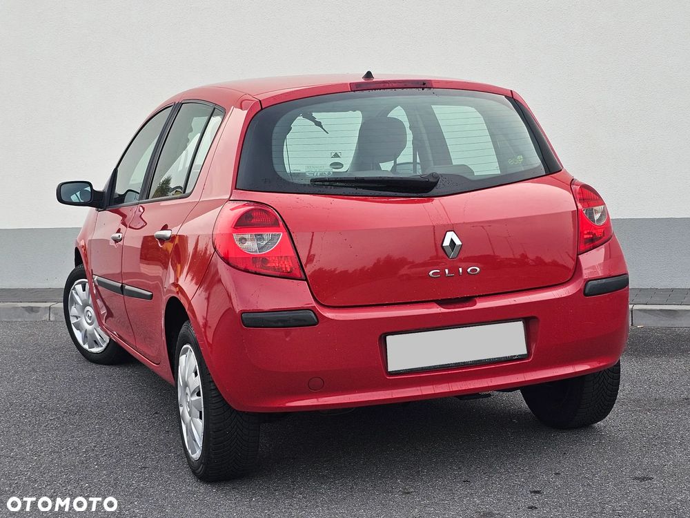 Renault Clio - 7