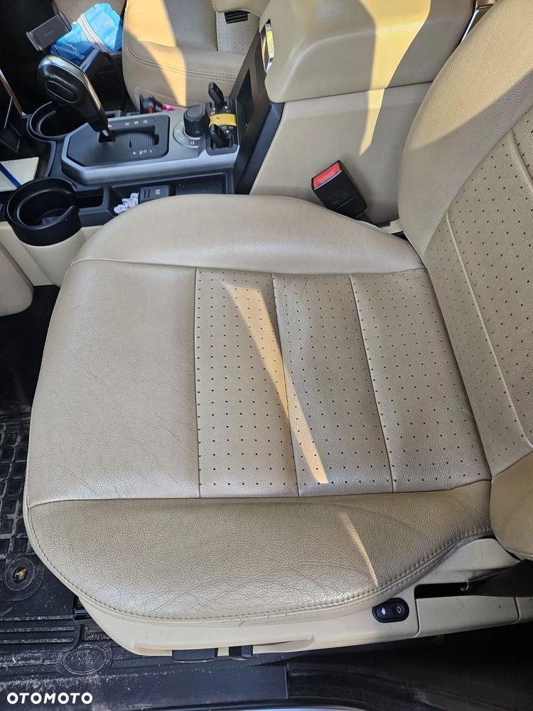 Land Rover Discovery - 4