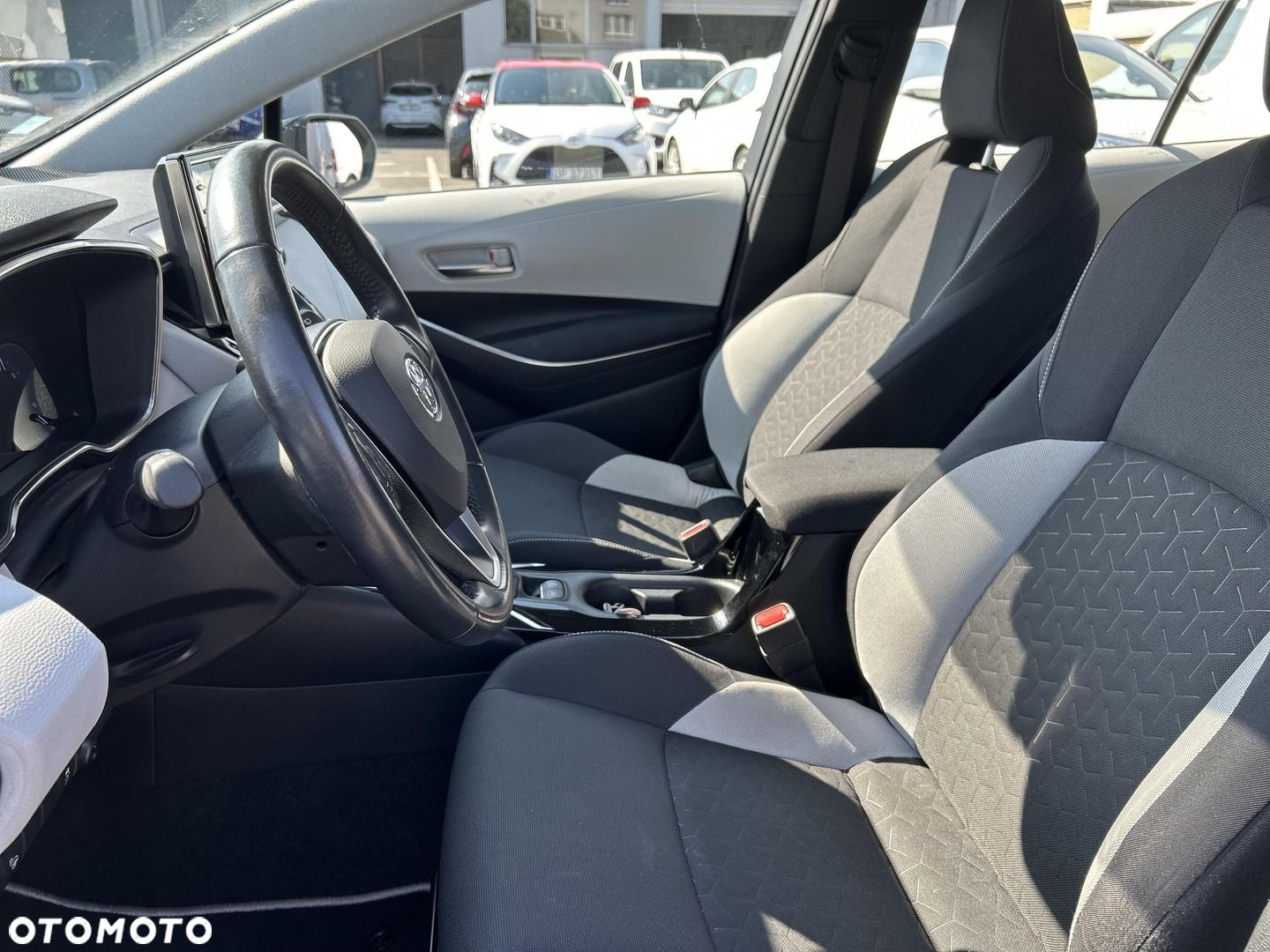 Toyota Corolla 1.8 Hybrid Comfort - 11