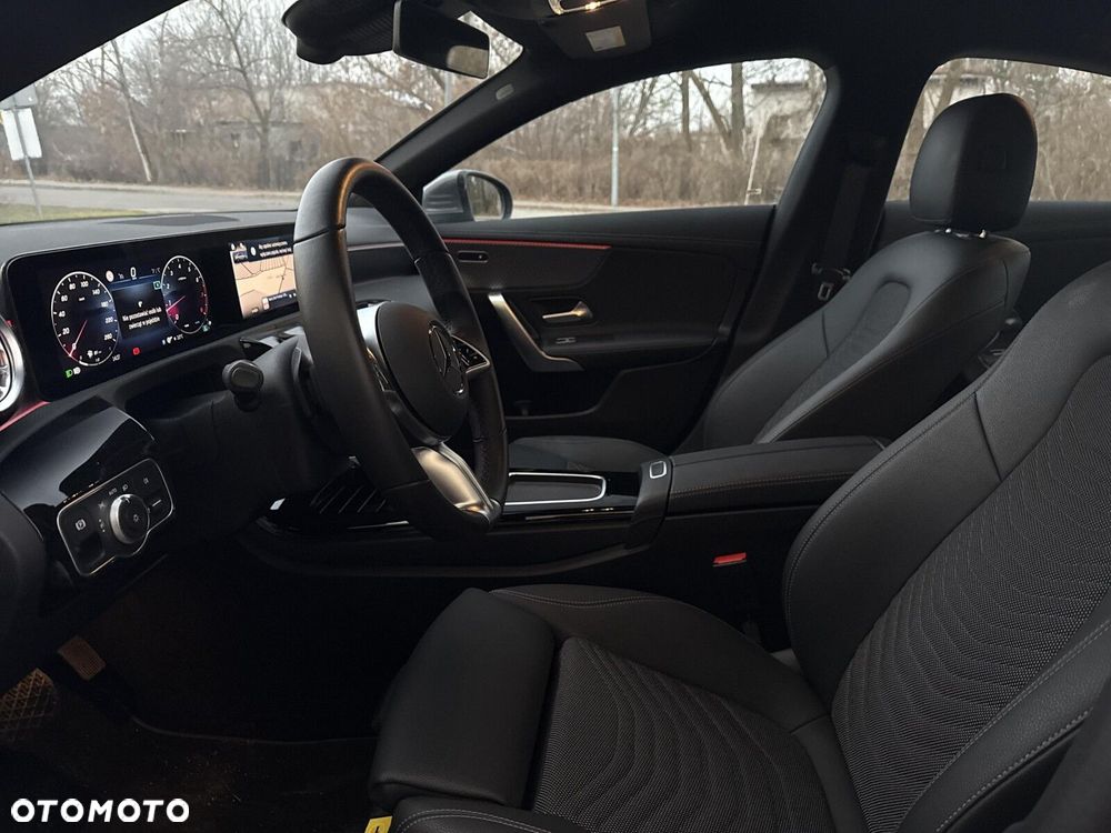 Mercedes-Benz CLA 180 Progressive 7G-DCT - 18