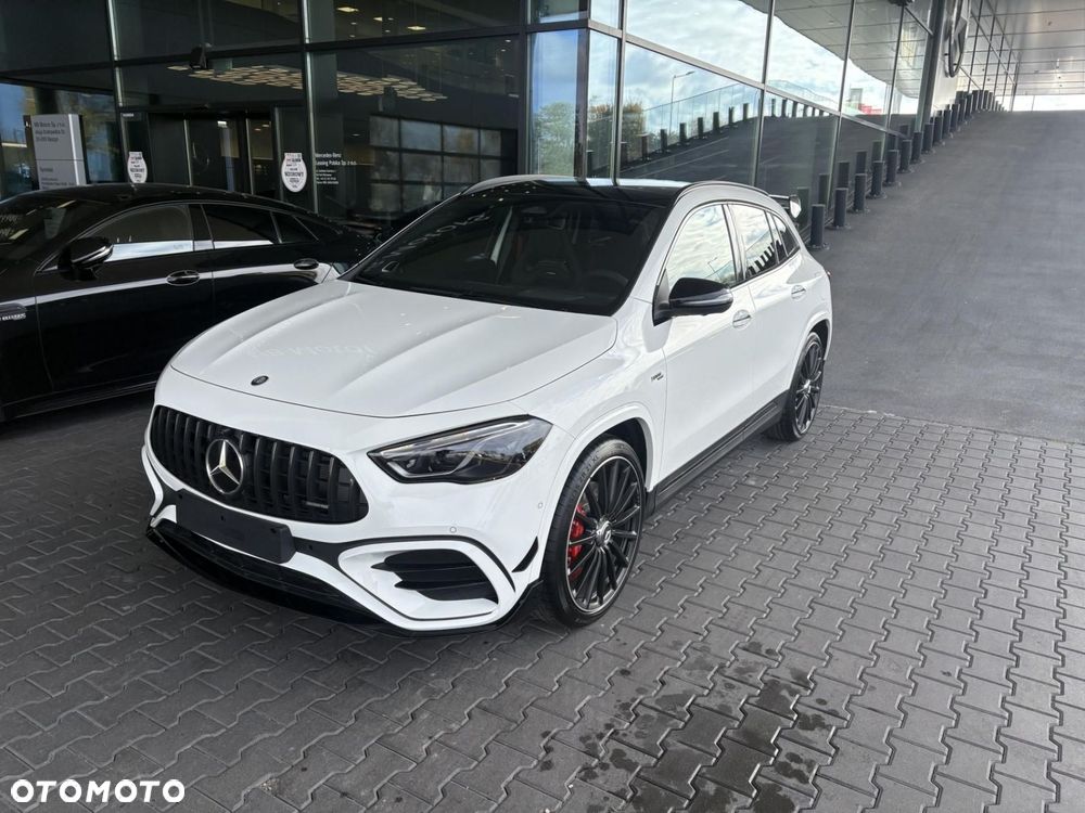 Mercedes-Benz GLA - 2