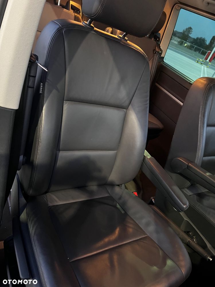 Volkswagen Multivan - 21